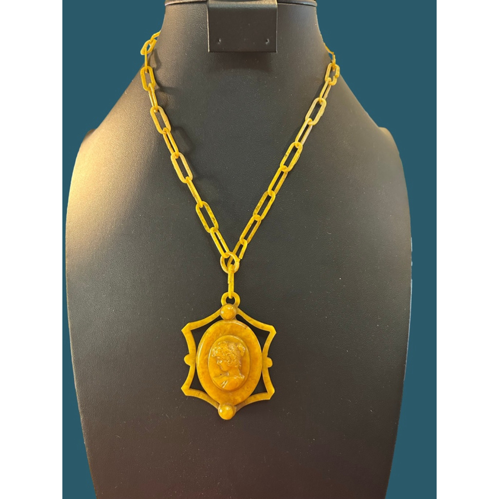 Rare Vintage Gold Celluloid Cameo chainlink Pendant Necklace One Size